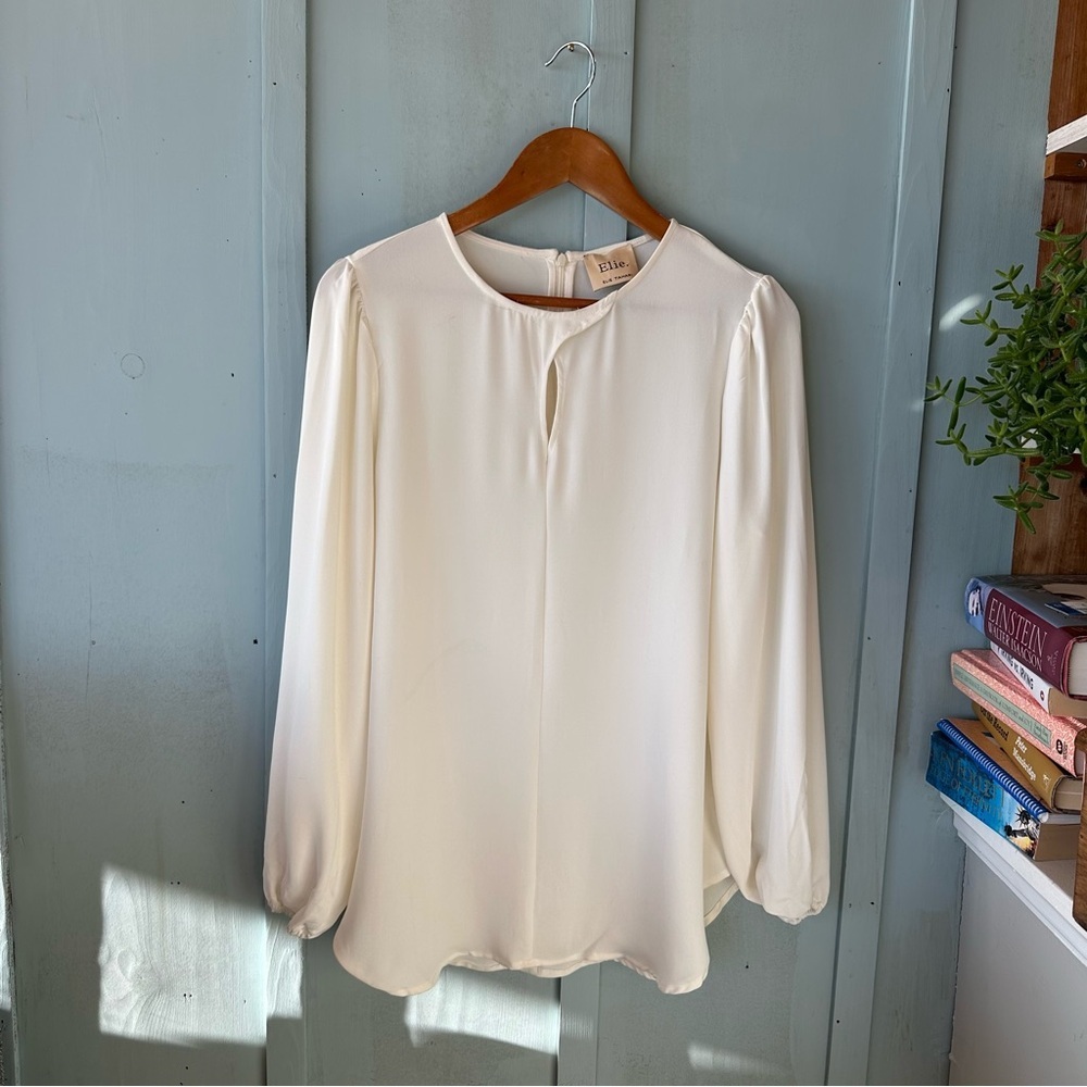 Elie Tahari Cream Keyhole Blouse - Picture 2 of 7
